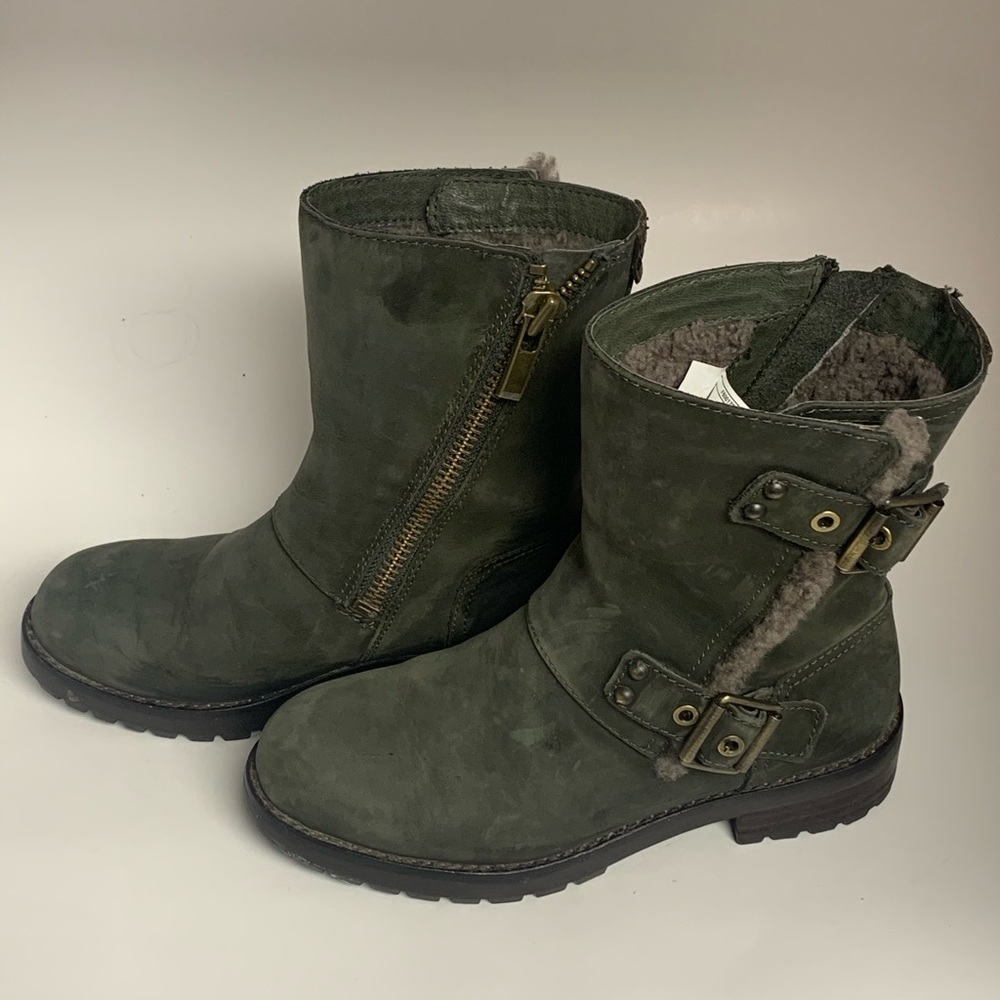 Army green suede UGG boots size 5